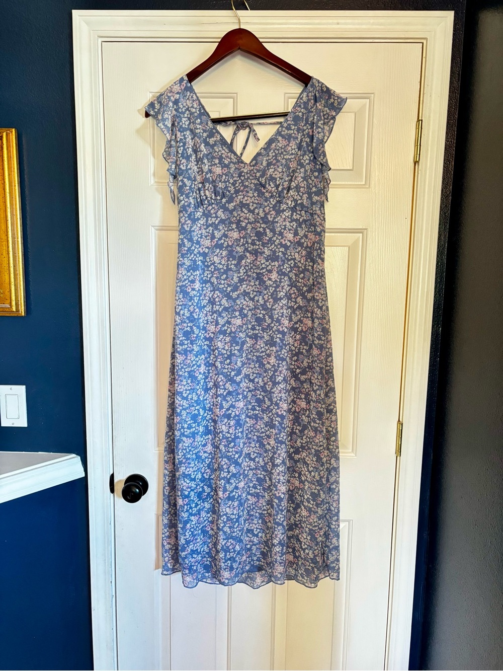 No Boundaries Blue Floral V-Neck Midi Dress with Tie-Back size L